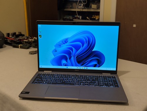 Dell latitude 5550 - latitude,